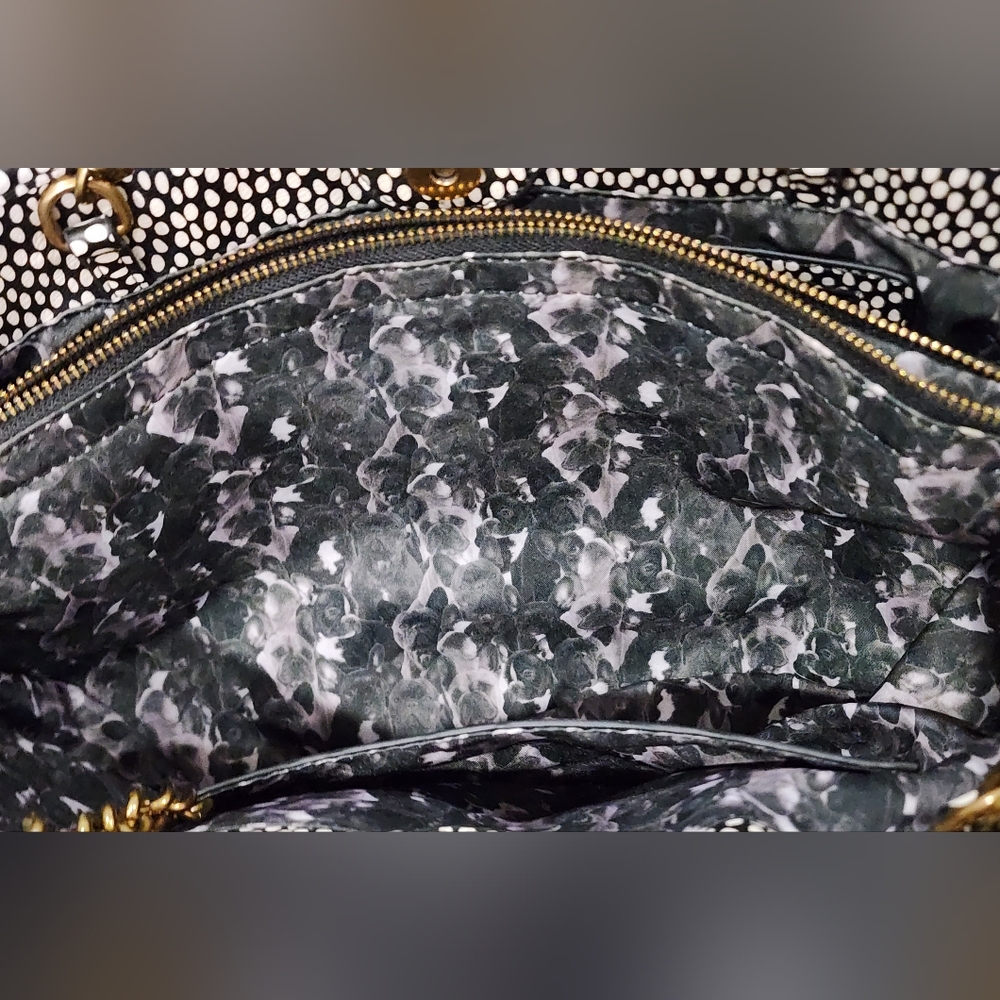 Betsey Johnson | Frenchie Bull Dog Bow Vegan Leather Quilted Tote | Black/White - Picture 11 of 14